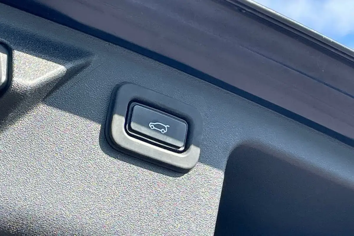 2021-land-rover-discovery-sport-20-p250-hse-big-27