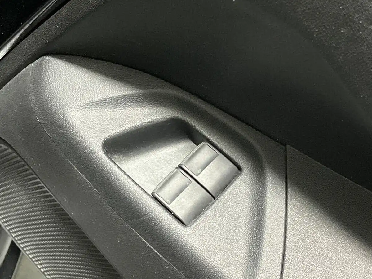 2021-peugeot-108-10-allure-hatchback-5d-big-17