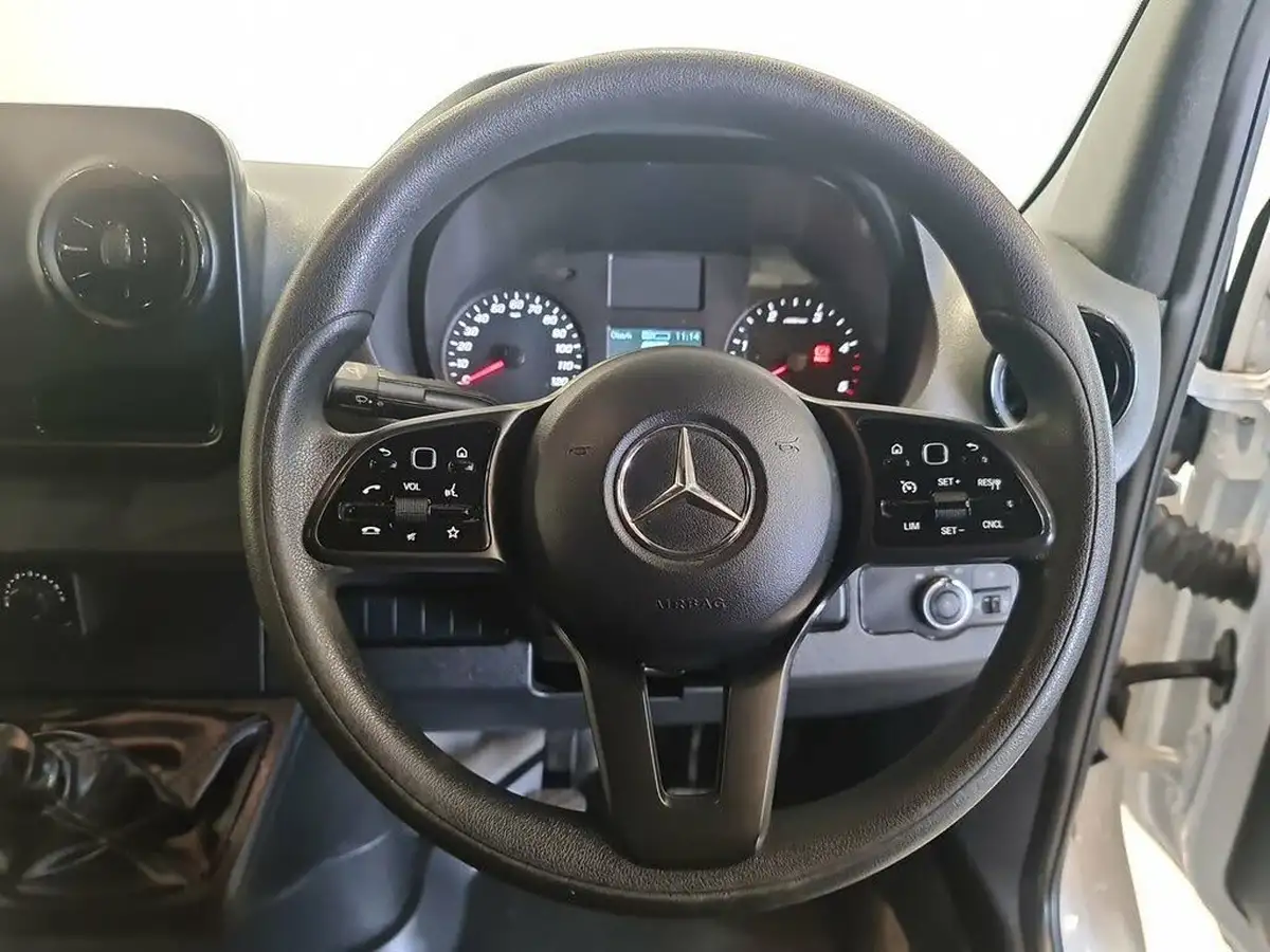 2021-mercedes-benz-sprinter-21cdi-314-l3h2-progressive-panel-big-17