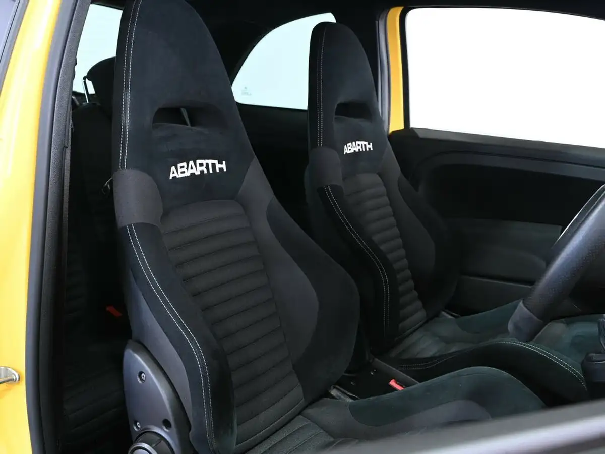2021-abarth-595-14-tjet-competizione-big-1