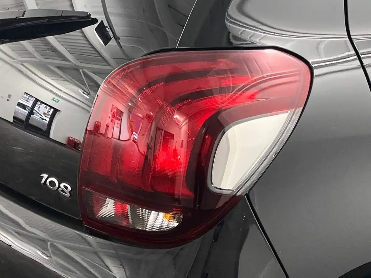 2021-peugeot-108-10-allure-hatchback-5d-big-39