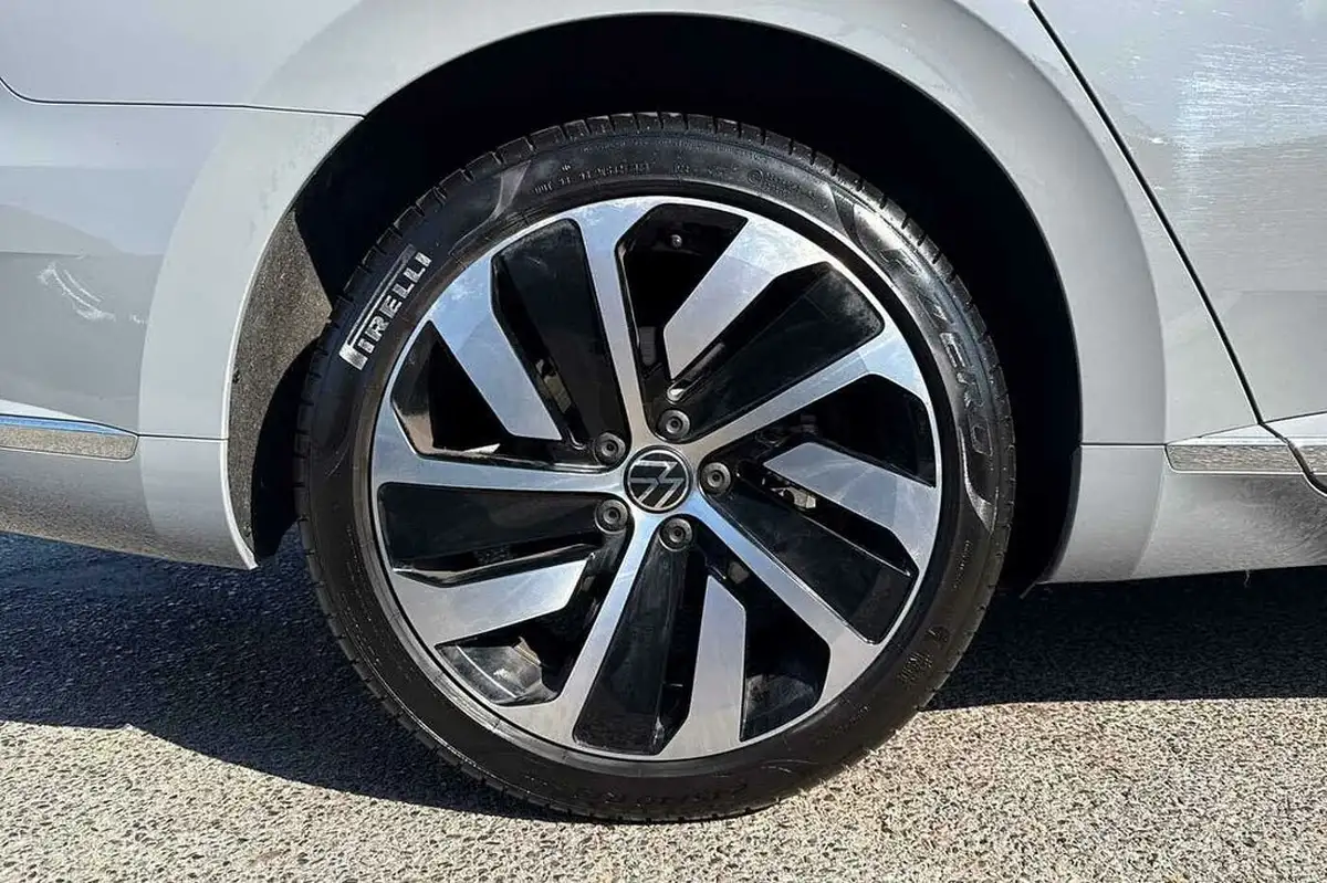 2024-volkswagen-arteon-20-tsi-r-line-fastback-big-21