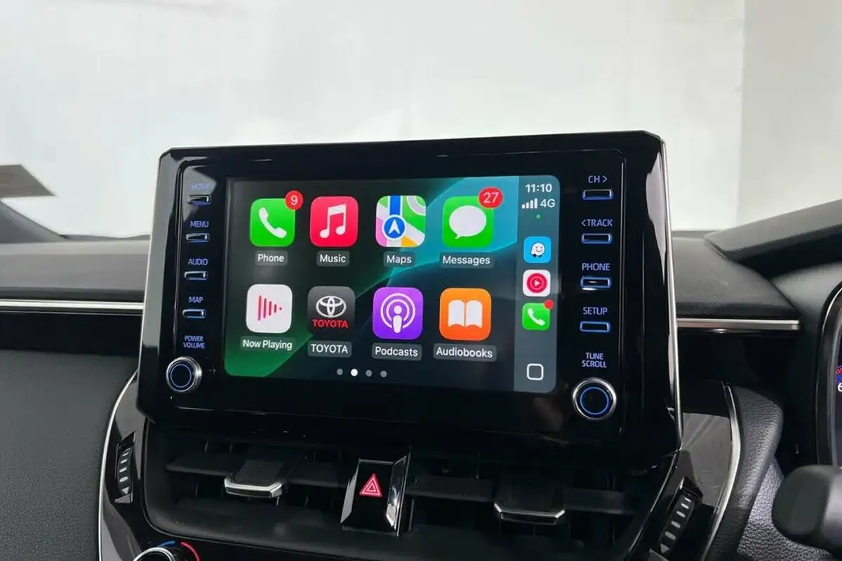 2022-toyota-corolla-18-vvt-i-icon-tech-trk-hatchback-5d-big-24