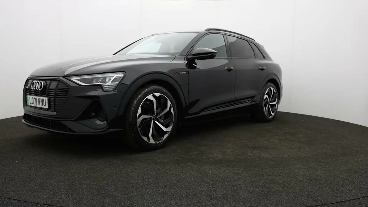 2022-audi-e-tron-55e-black-edition-station-wagon-big-2