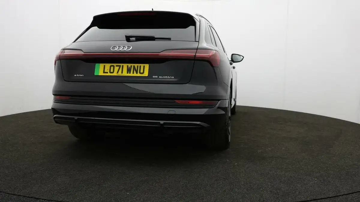 2022-audi-e-tron-55e-black-edition-station-wagon-big-68