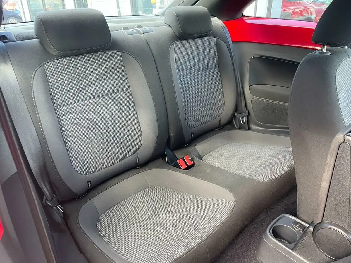 2015-volkswagen-beetle-20tdi-design-140ps-hatchback-3d-dsg-big-22