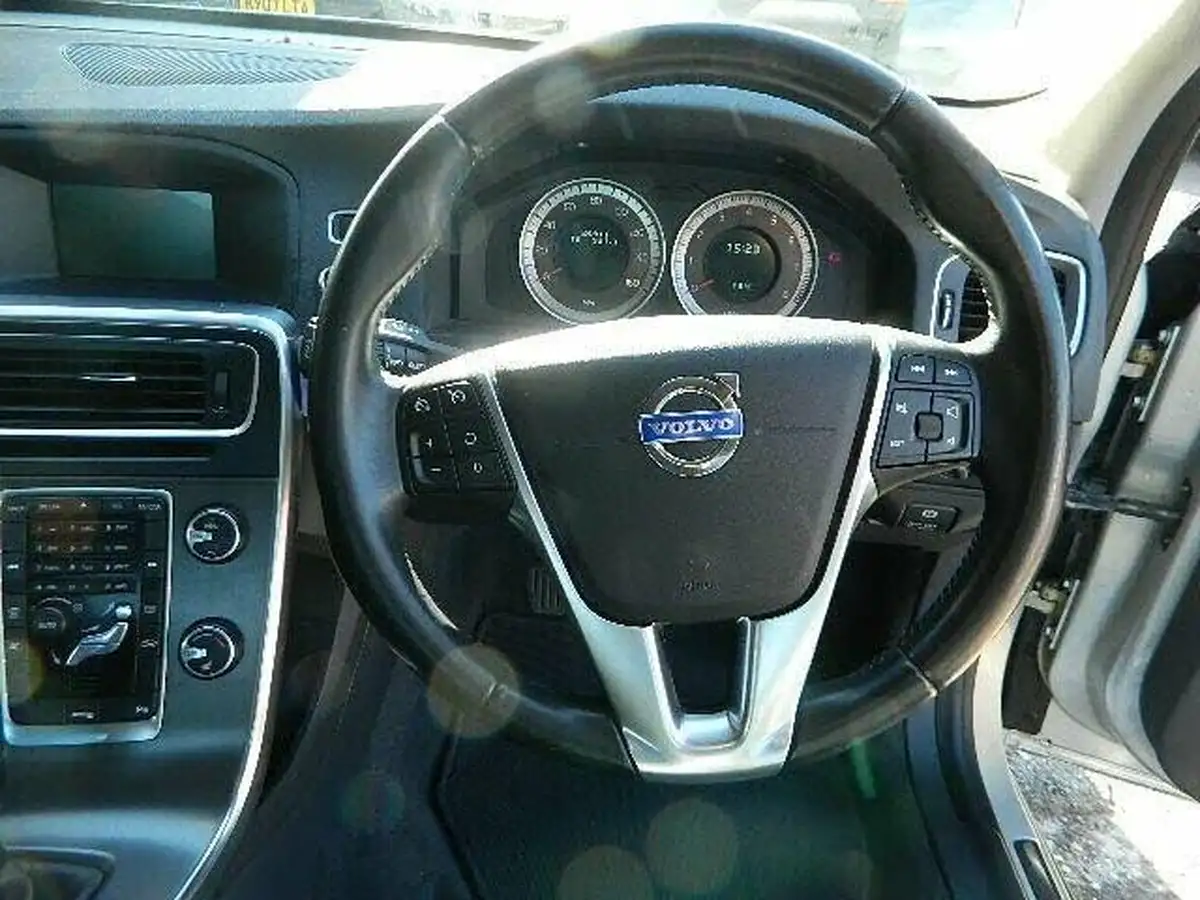 2012-volvo-s60-16-t3-se-16-1595cc-big-33