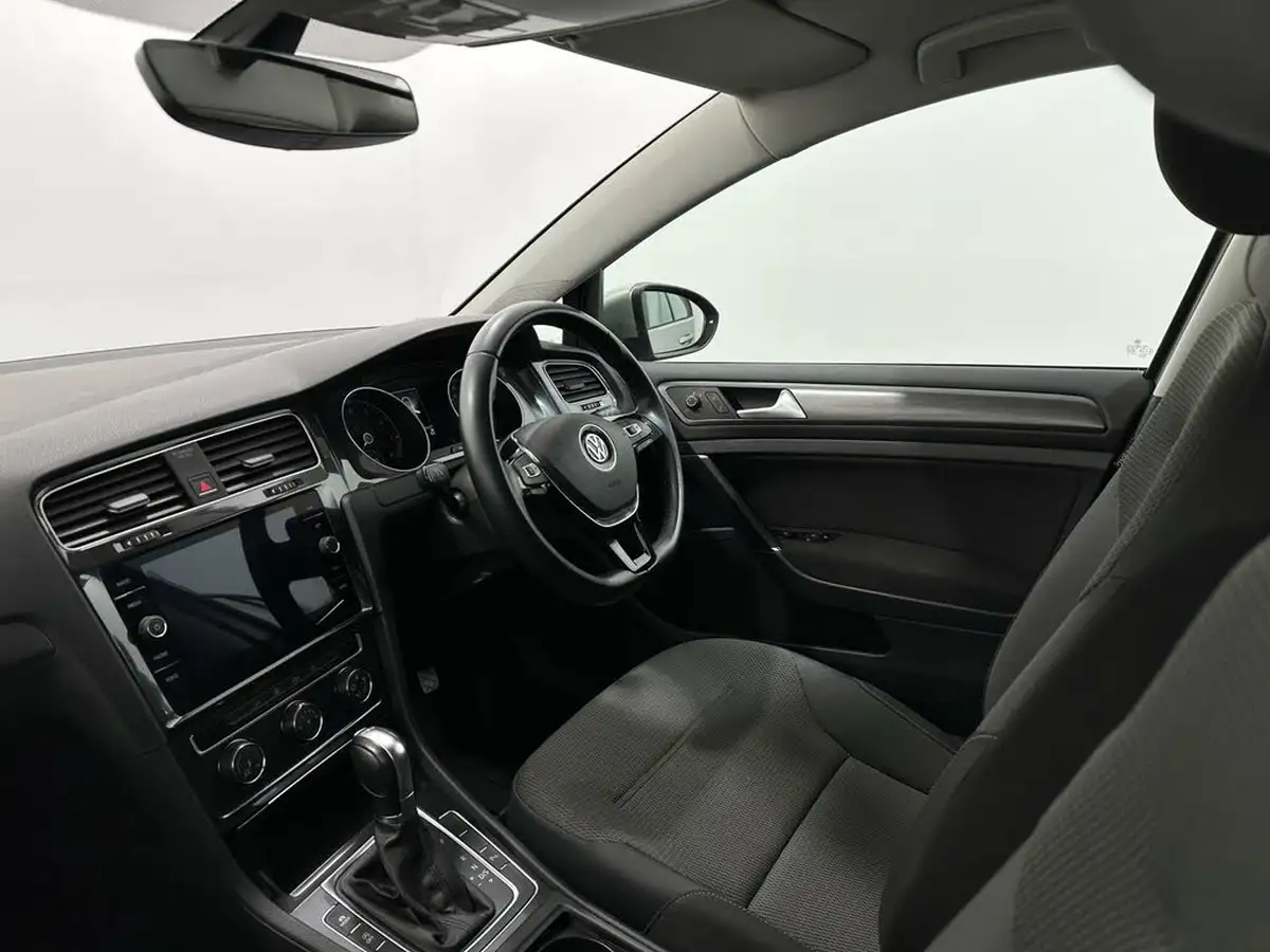 2018-volkswagen-golf-14-tsi-se-nav-hatchback-5d-dsg-big-28