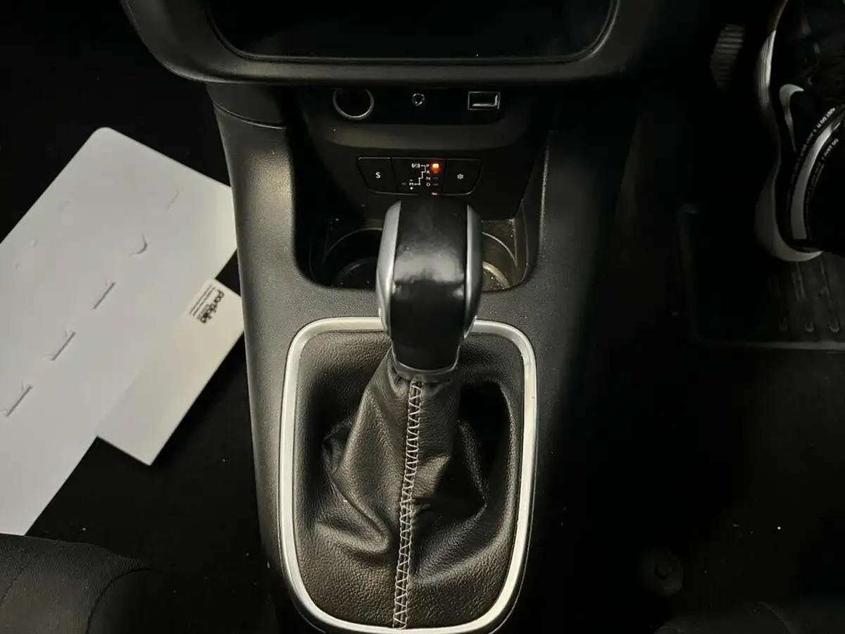 2018-citroen-c3-12-puretech-flair-110ps-ss-eat6-big-17