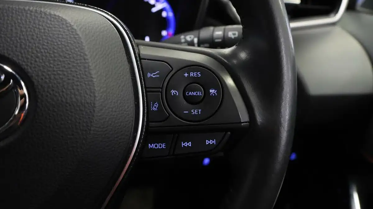 2020-toyota-corolla-18-vvt-i-excel-trk-hatchback-big-22