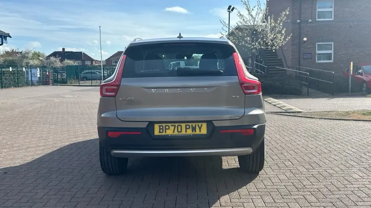 2021-volvo-xc40-15-t3-inscription-163bhp-big-12