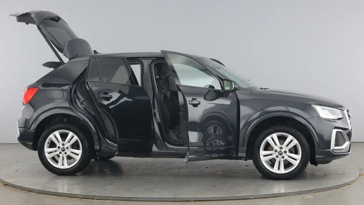2022-audi-q2-10-30-tfsi-sport-big-9