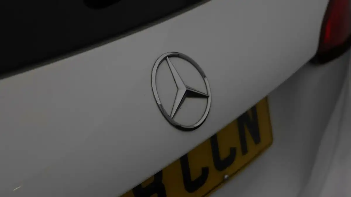 2018-mercedes-benz-a-class-15d-a180d-se-116ps-ss-7g-dct-big-19