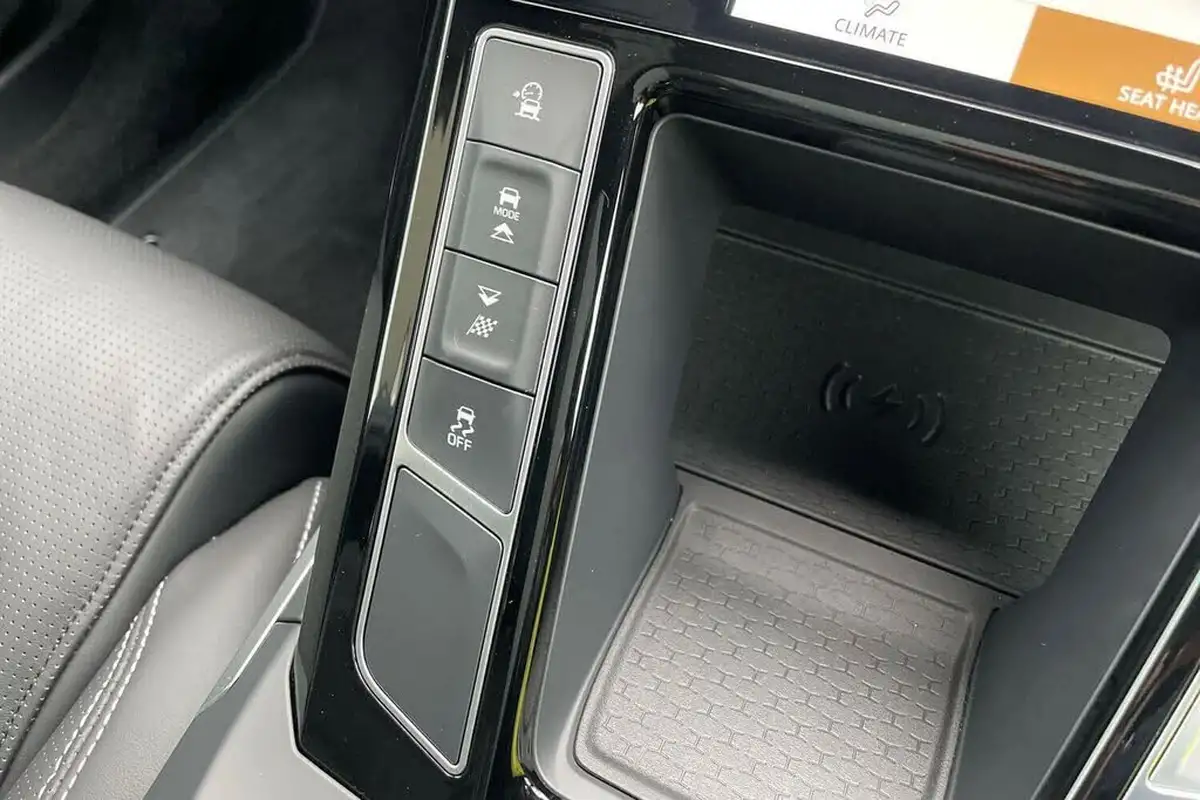 2023-jaguar-i-pace-ev400-hse-black-big-49