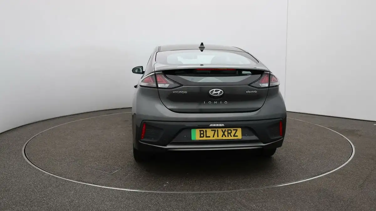 2022-hyundai-ioniq-e-premium-electric-big-52