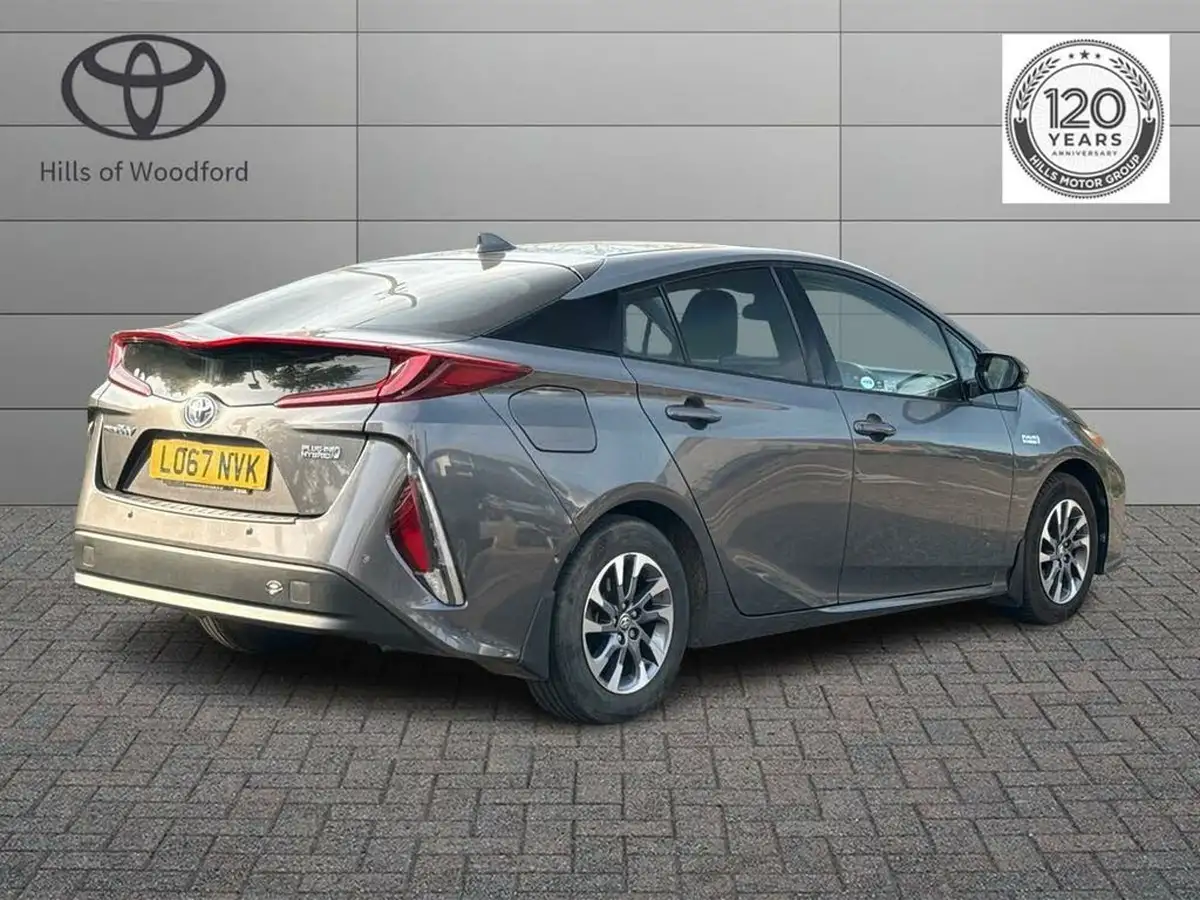 2017-toyota-prius-18-vvt-i-excel-plug-in-big-4