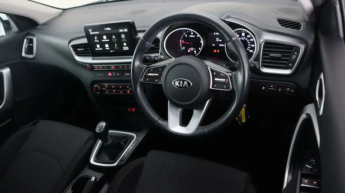 2021-kia-ceed-16crdi-2-nav-114bhp-adap-hatchback-big-9