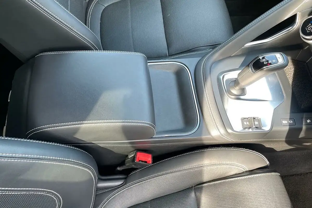 2018-jaguar-e-pace-20-i4d-r-dynamic-hse-180ps-ss-big-39