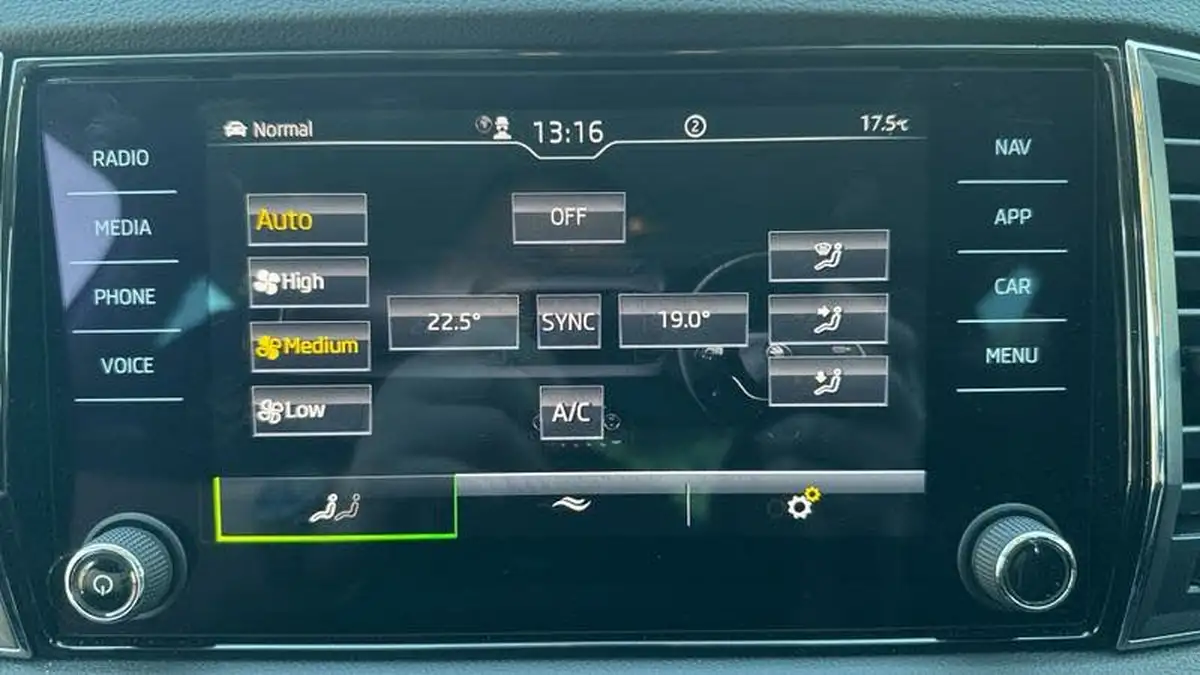 2024-skoda-karoq-15-tsi-se-l-dsg-big-17