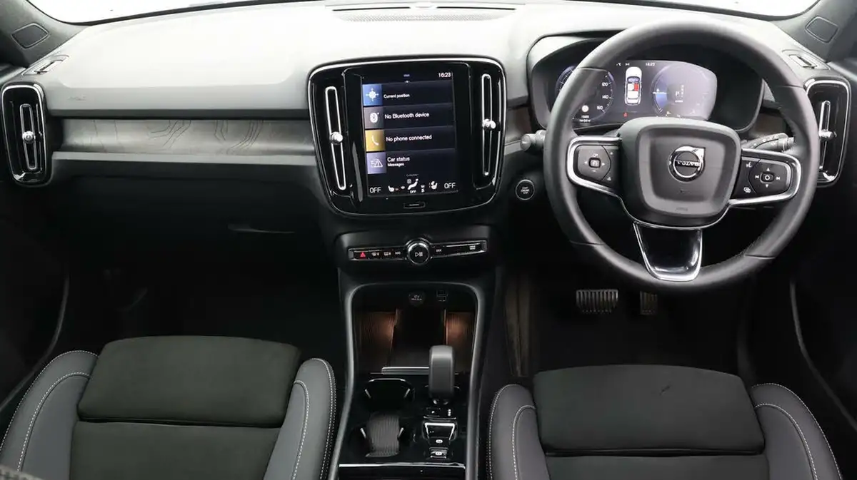 2023-volvo-xc40-15-t5-ultimate-dark-big-12