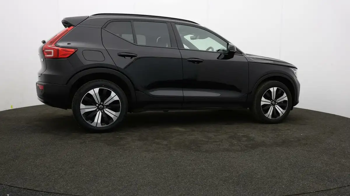 2023-volvo-xc40-15-t5-ultimate-dark-big-36