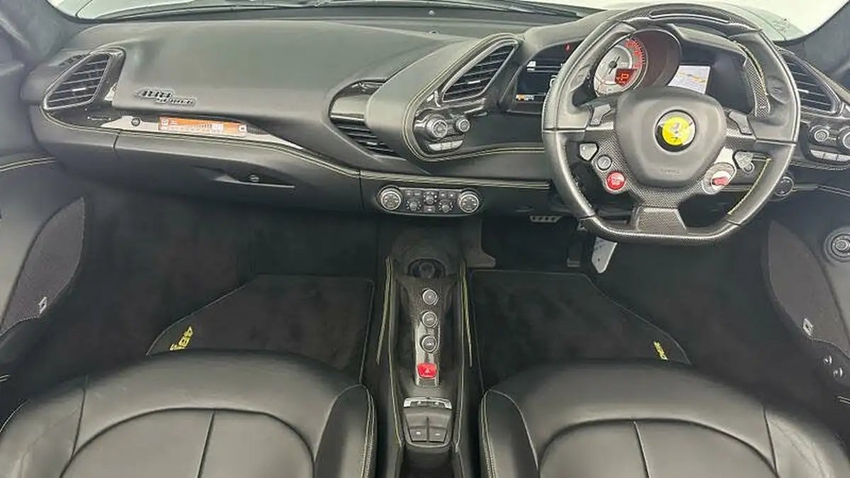 2017-ferrari-488-39-488-spider-big-4