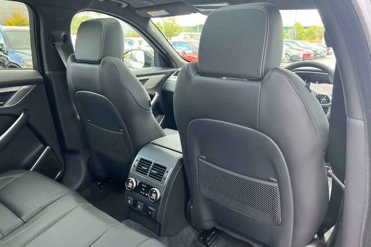 2024-jaguar-f-pace-20-d200-r-dynamic-se-black-90th-anniversary-edition-big-31