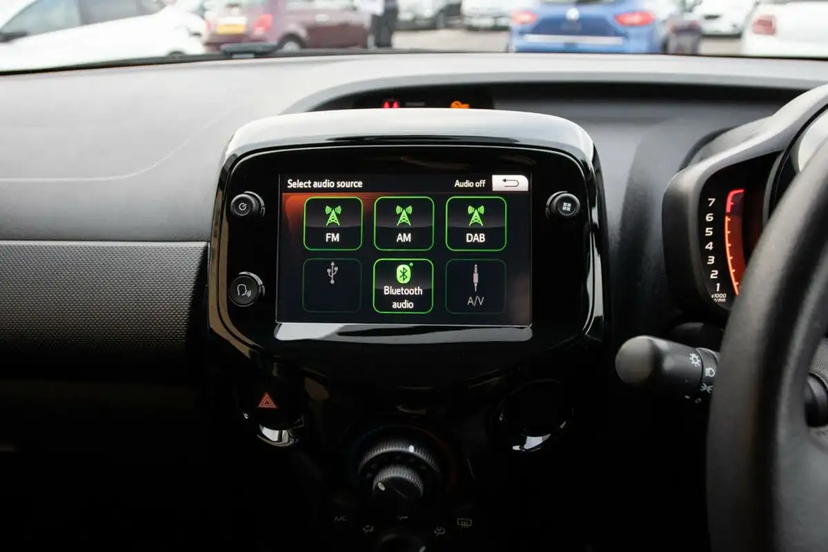 2021-citroen-c1-10-vti-shine-5d-big-26