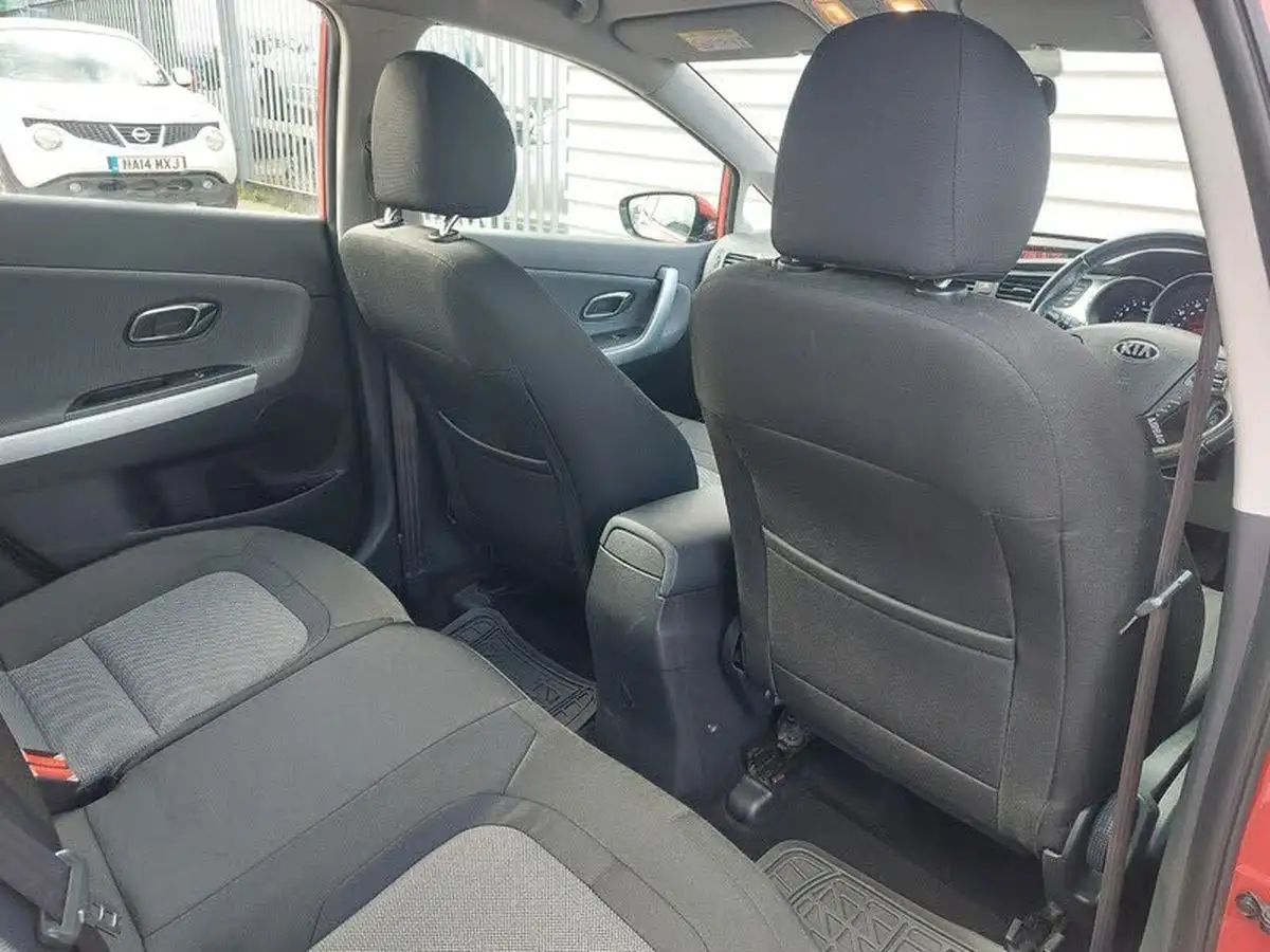 2017-kia-ceed-16crdi-2-hatchback-big-14