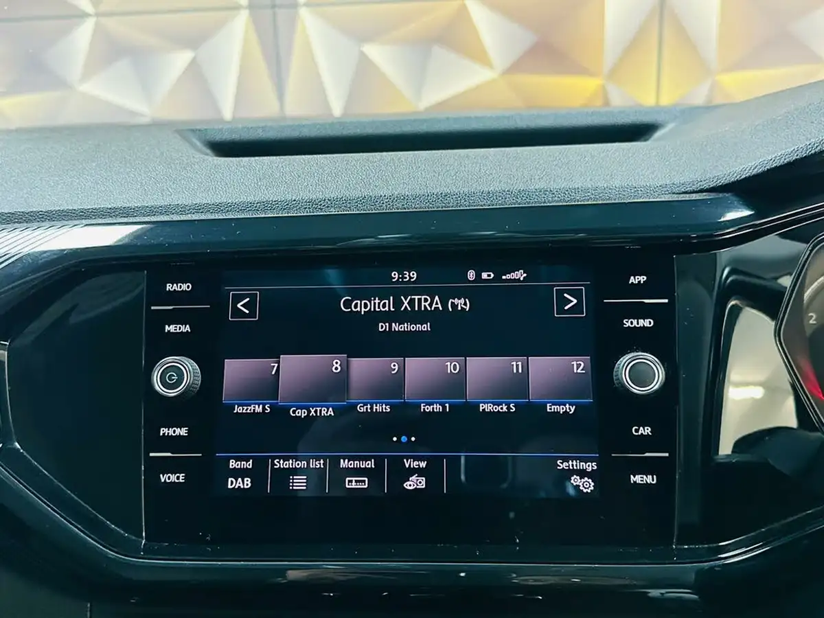 2020-volkswagen-t-cross-10-tsi-se-115ps-big-4