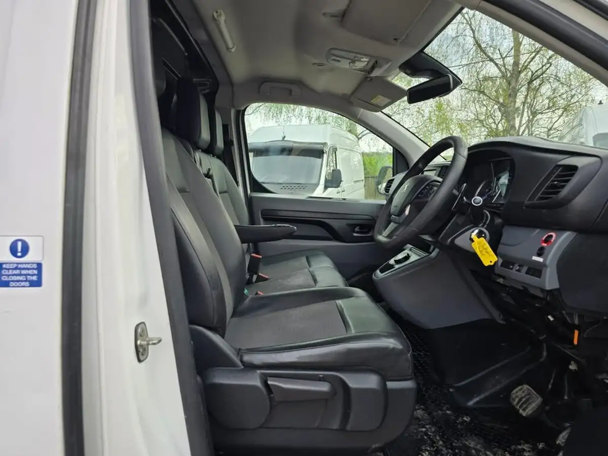 2018-peugeot-expert-16bluehdi-professional-standard-1000-95-ss-etg6-big-10