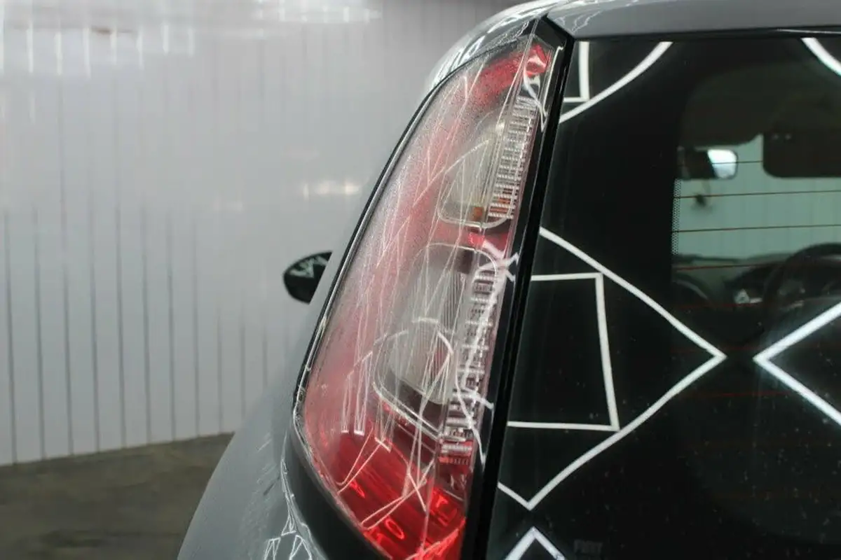 2011-fiat-punto-evo-12-active-3d-big-13