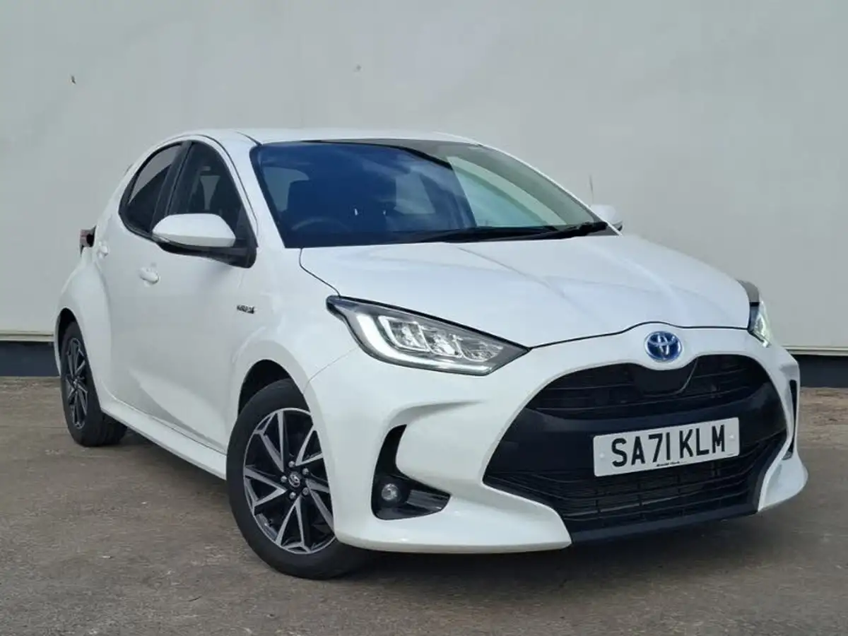 2021-toyota-yaris-15-vvt-i-design-big-0