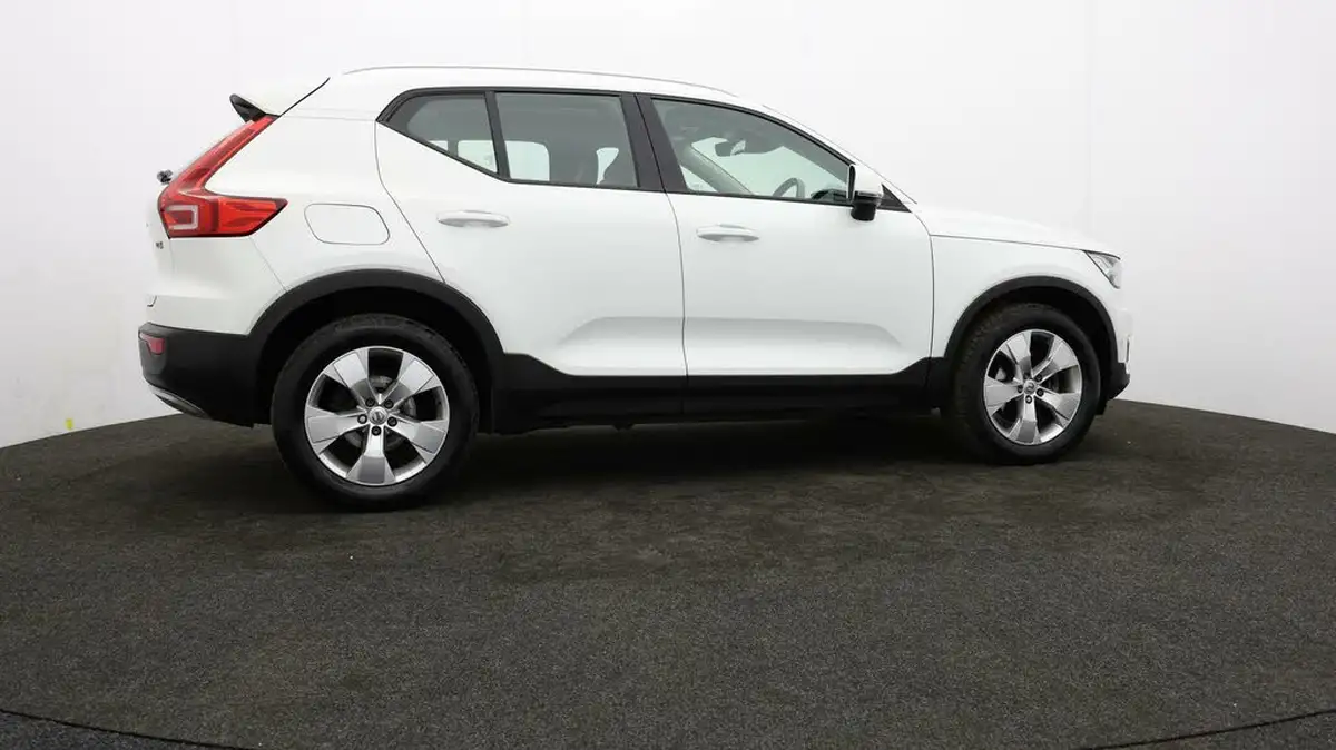 2018-volvo-xc40-20td-d3-momentum-pro-geartronic-big-29