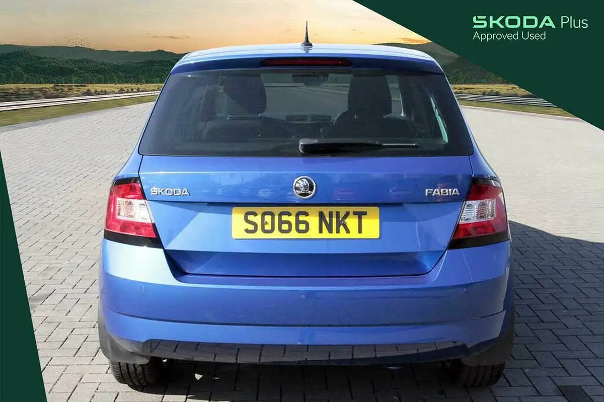 2016-skoda-fabia-big-9