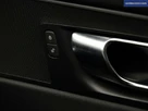 2021-volvo-xc60-20-b5-momentum-small-33