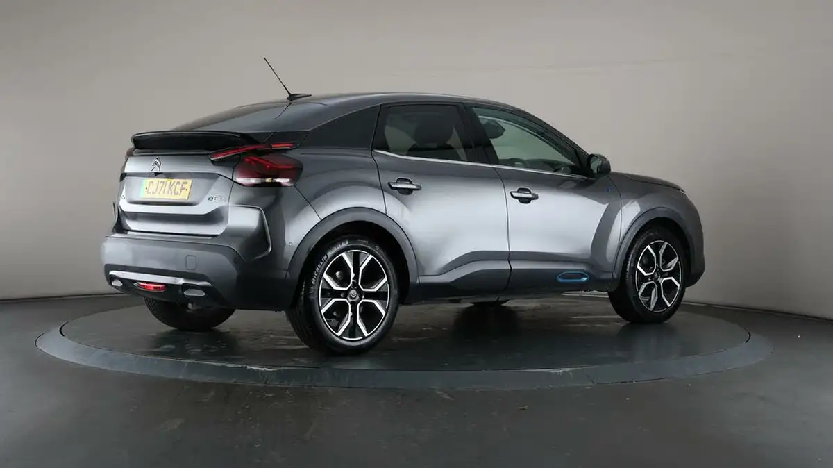 2022-citroen-c4-e-shine-big-56