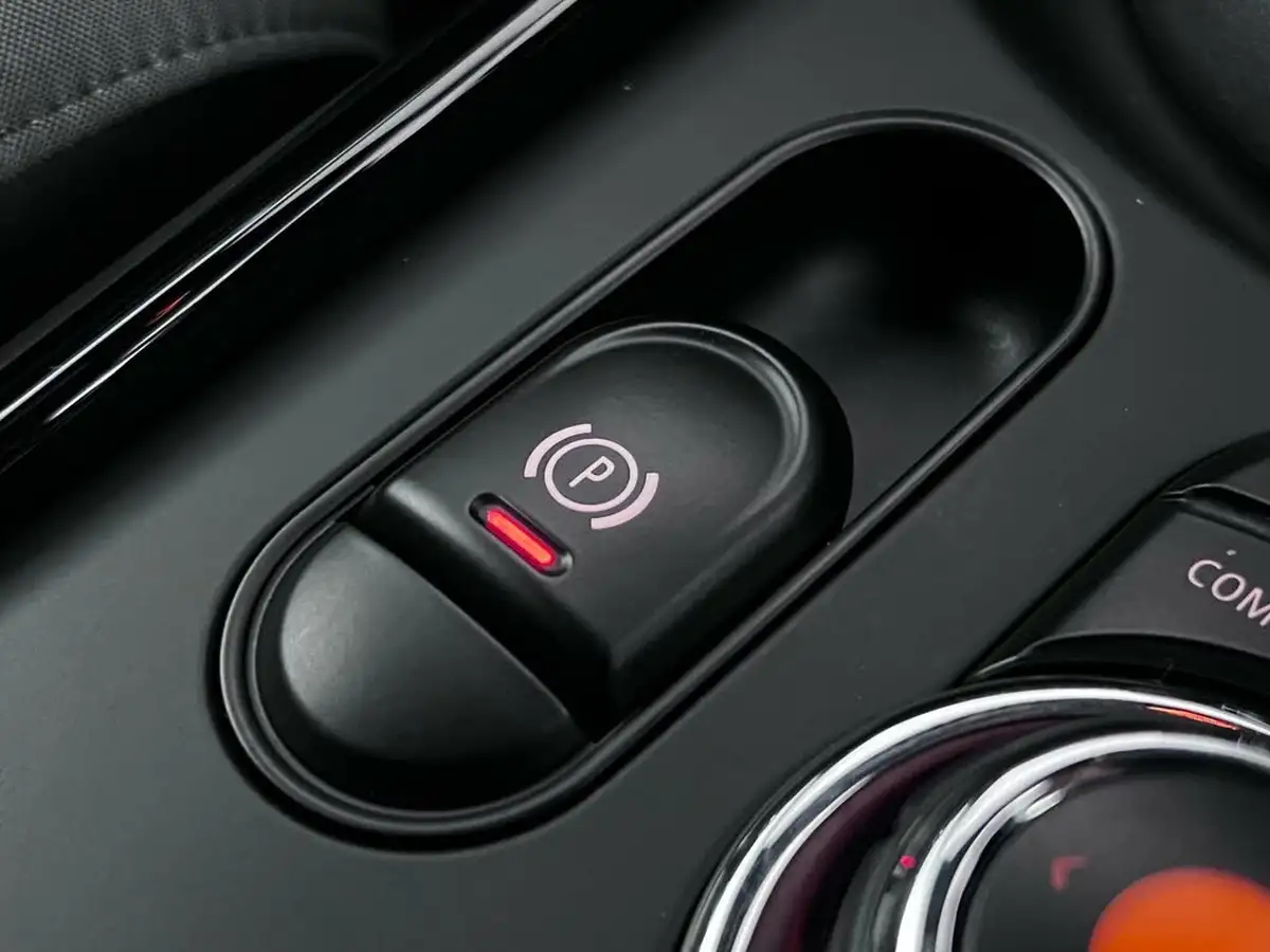 2020-mini-clubman-20-john-cooper-works-big-30