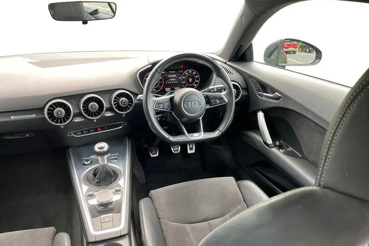 2017-audi-tt-coupe-18-tfsi-s-line-big-10