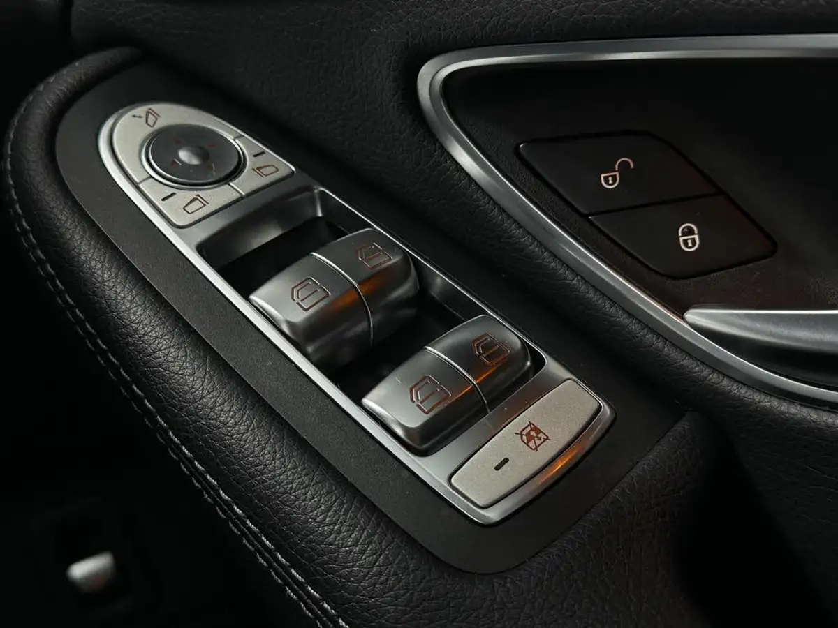 2018-mercedes-benz-c-class-15-c200-amg-line-ss-estate-5d-big-17
