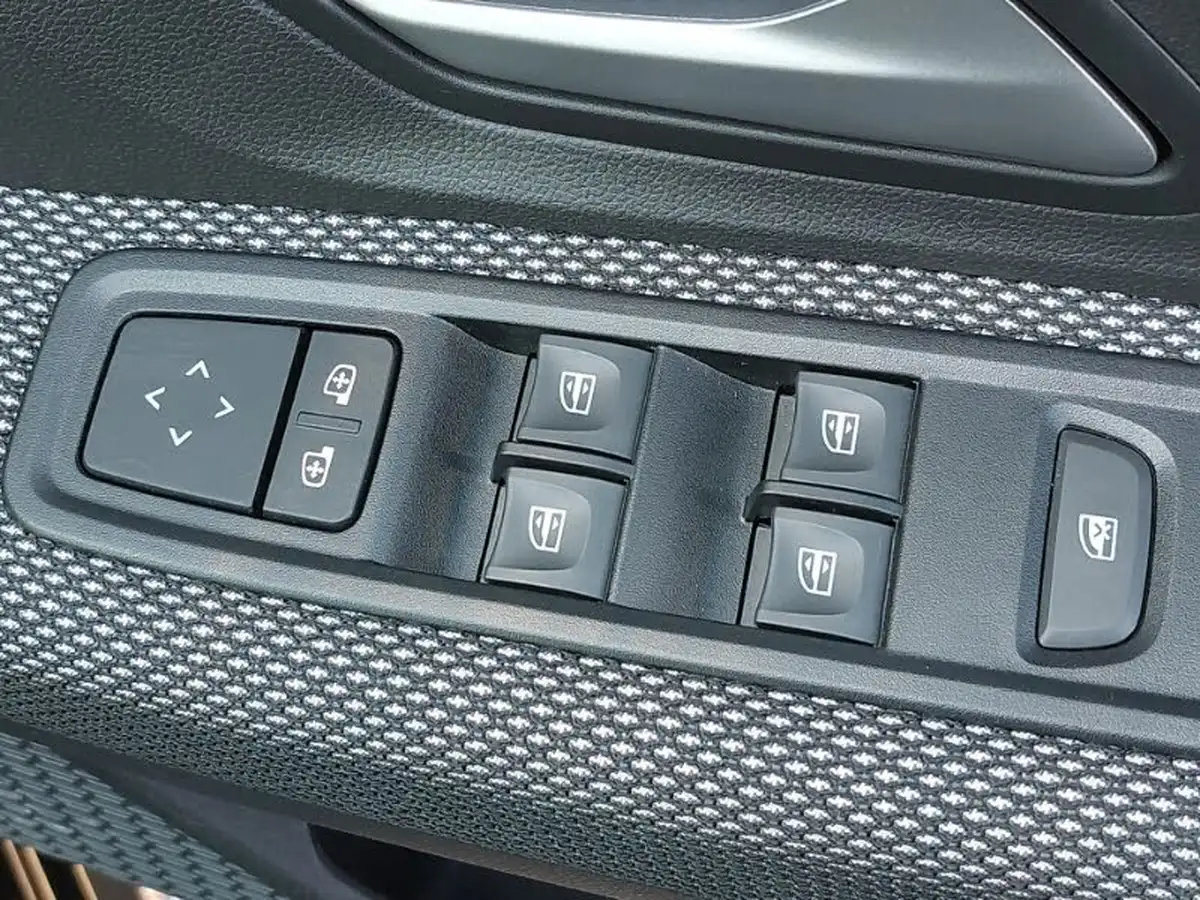 2024-dacia-sandero-stepway-10-tce-expression-90bhp-big-13