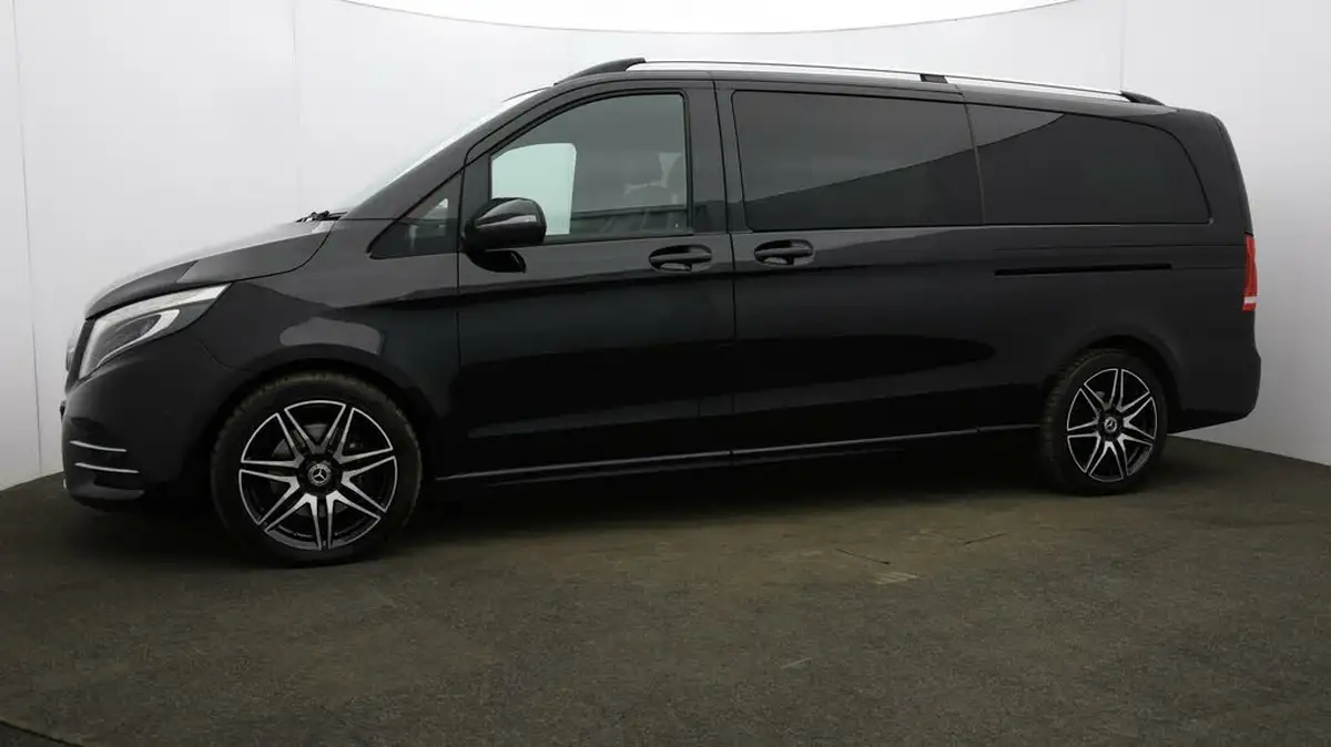 2020-mercedes-benz-v-class-20d-v300d-amg-line-extra-long-big-37
