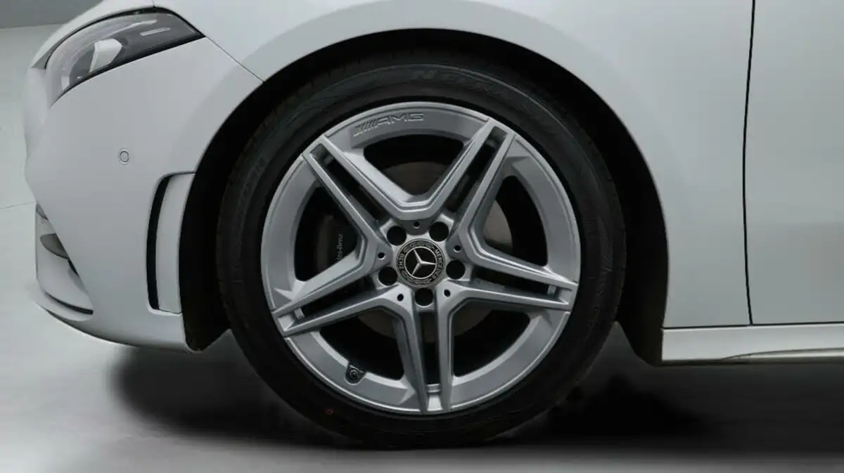 2020-mercedes-benz-a-class-13-a200-amg-line-premium-plus-hatchback-5d-7g-dct-big-18