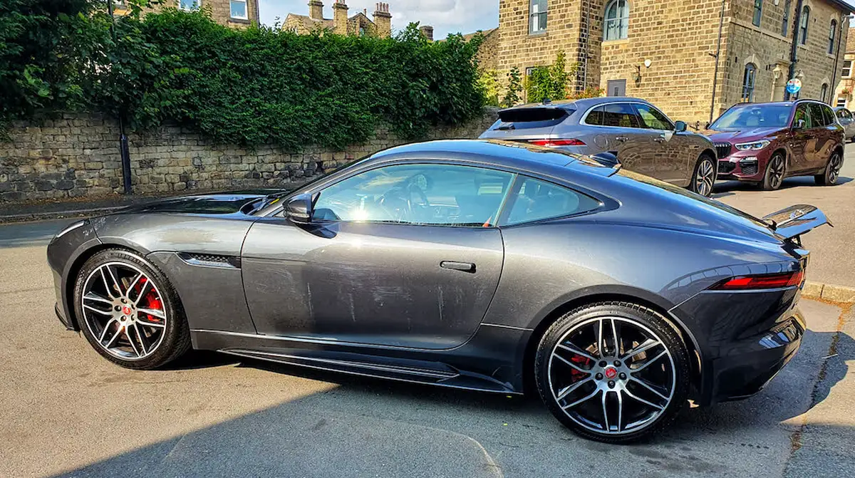 2019-jaguar-f-type-20-i4-chequered-flag-coupe-big-6