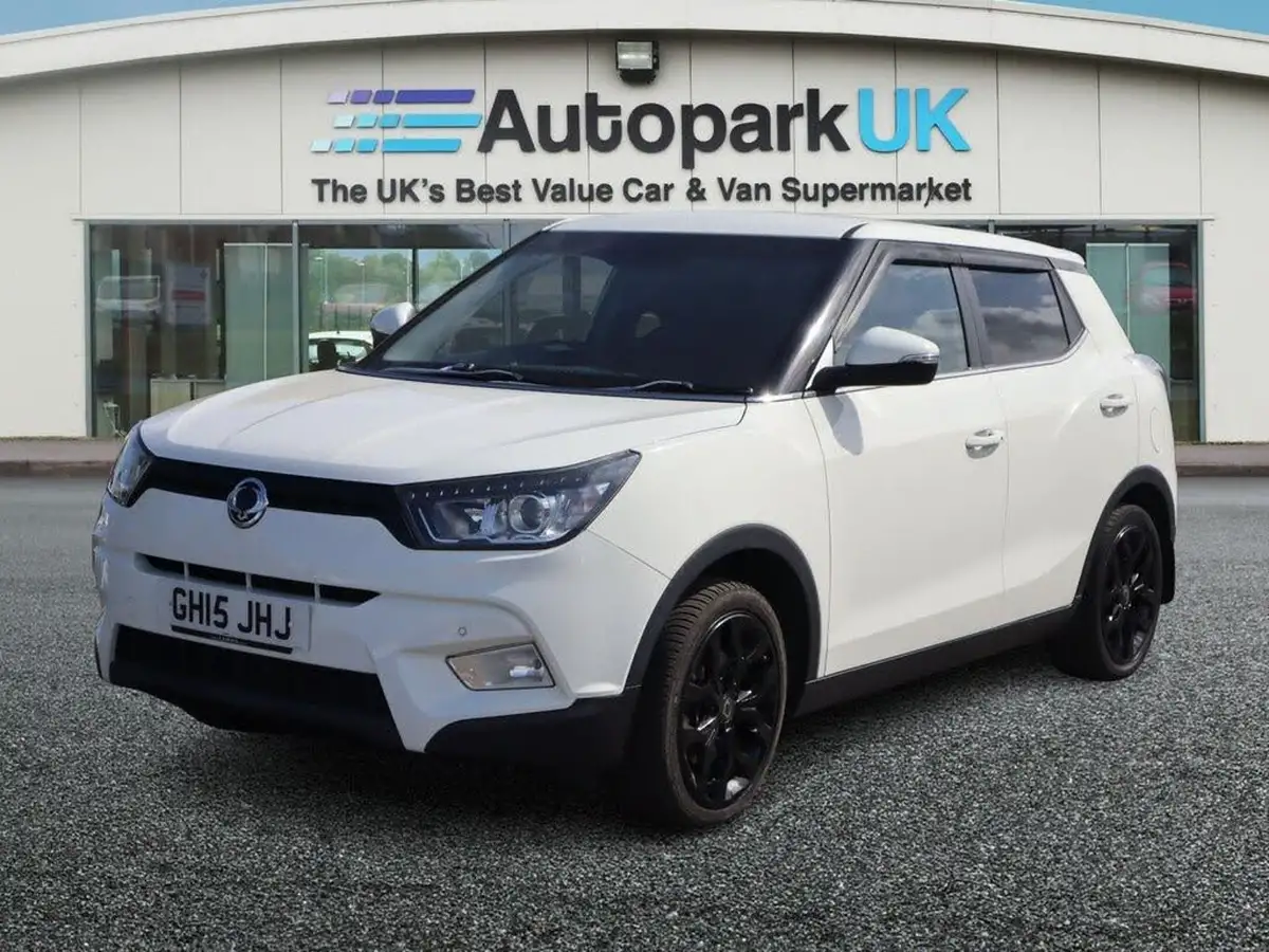 2015-kgm-ssangyong-tivoli-16-elx-big-0