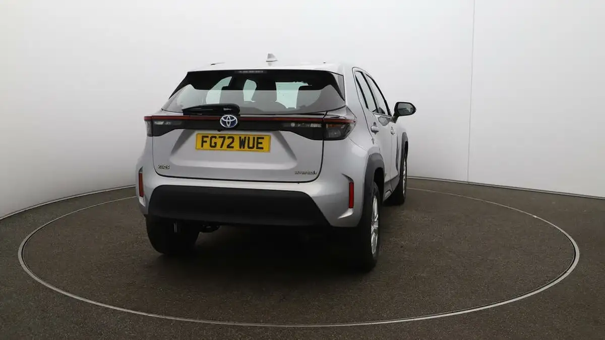 2022-toyota-yaris-cross-15-vvt-i-icon-big-48