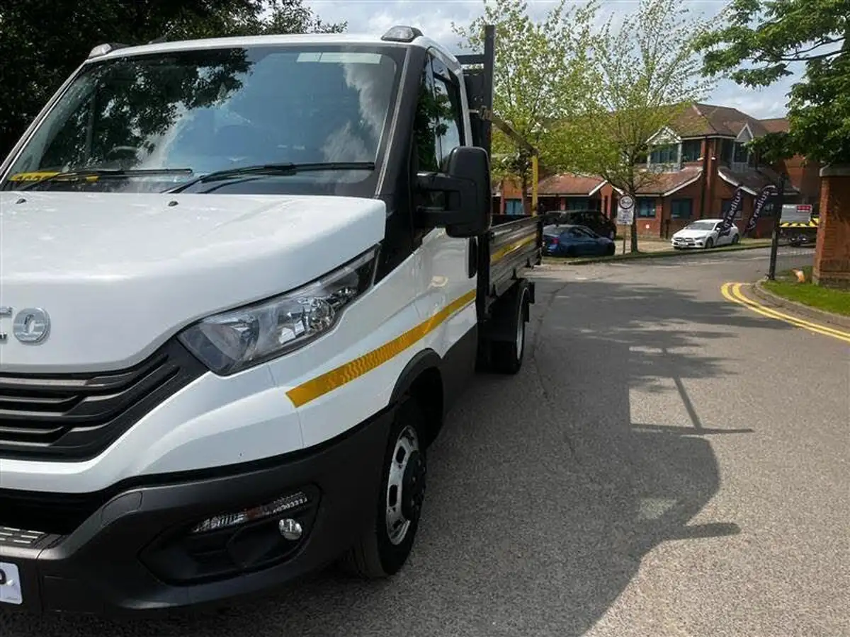 2023-iveco-daily-35c-class-23td-35c14-business-3000mm-136pseu6dt-3000-big-13