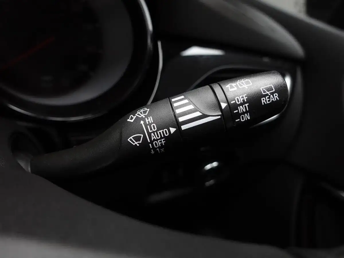 2019-vauxhall-astra-14i-16v-turbo-sri-nav-ss-hatchback-big-40