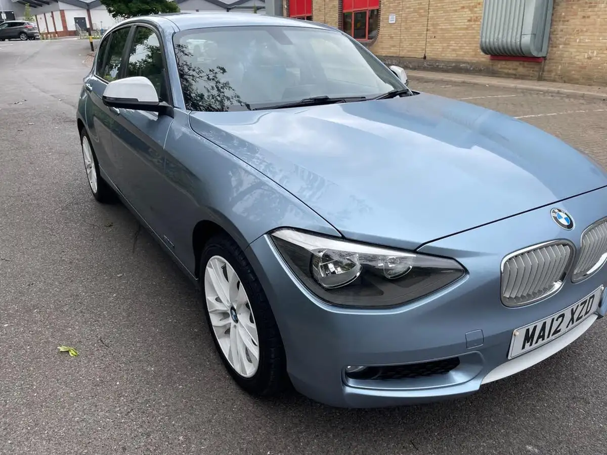 2012-bmw-1-series-20td-118d-urban-hatchback-5d-big-0