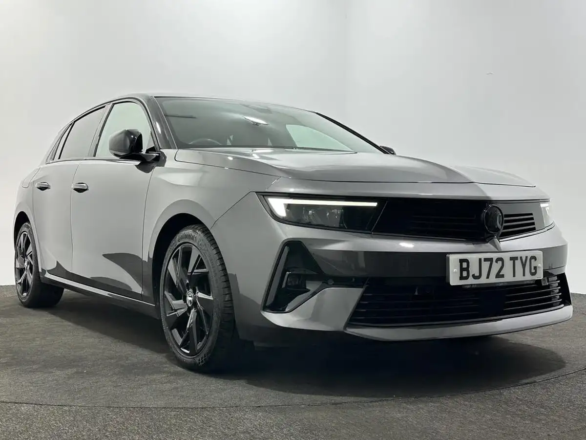 2022-vauxhall-astra-12-turbo-gs-line-hatchback-big-54